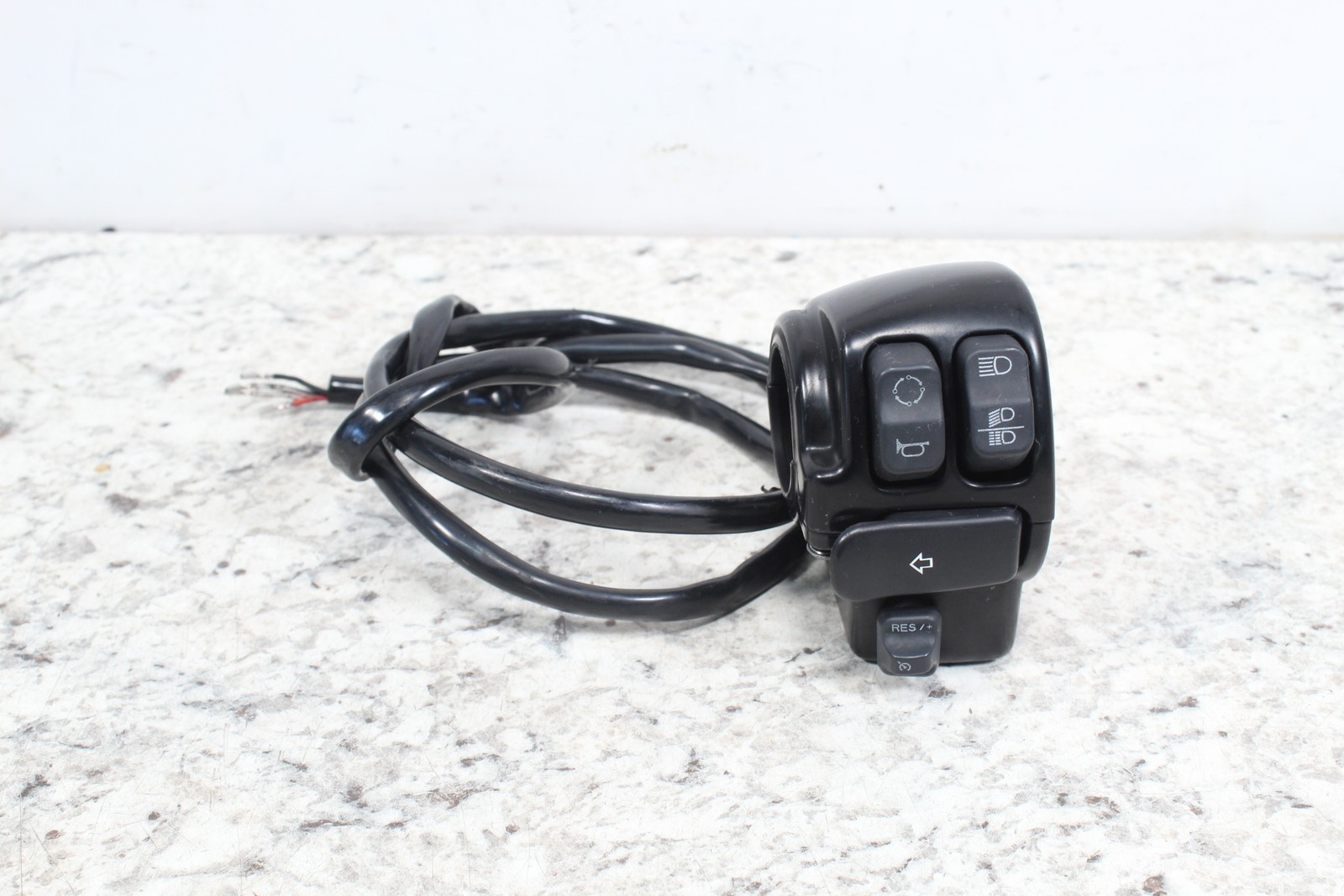 2018 HARLEY-DAVIDSON STREET BOB FXBB Left Handlebar Switch Control 71500292