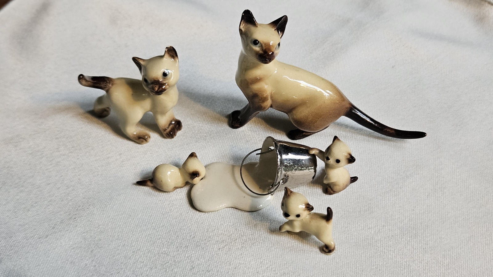 Vintage Hagen Renaker Hagen Renaker Siamese Cat Family 6 Pcs w/ Silver Milk Pail