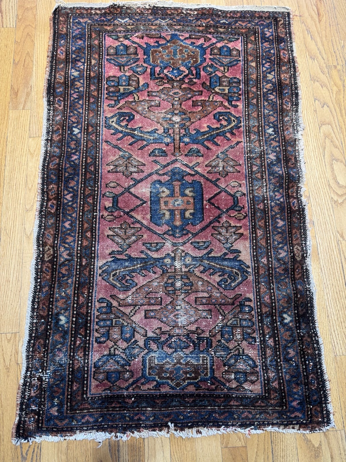 Handmade Antique LILIHAN 4‘8“x2‘5“ Gorgeous All Natural Dye Hues C.1920 Handmade Antique LILIHAN 4‘8“x2‘5“ Gorgeous All Natural Dye Hues C.1920