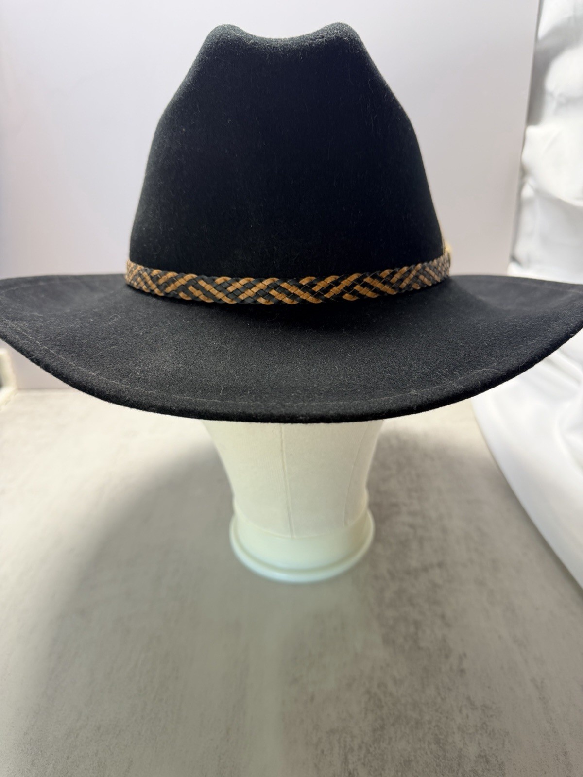 VTG J Hats Americana Cowboy Hat 100% Wool Felt Black Broken Hat Band/Feather VTG J Hats Americana Cowboy Hat 100% Wool Felt Black Broken Hat Band/Feather