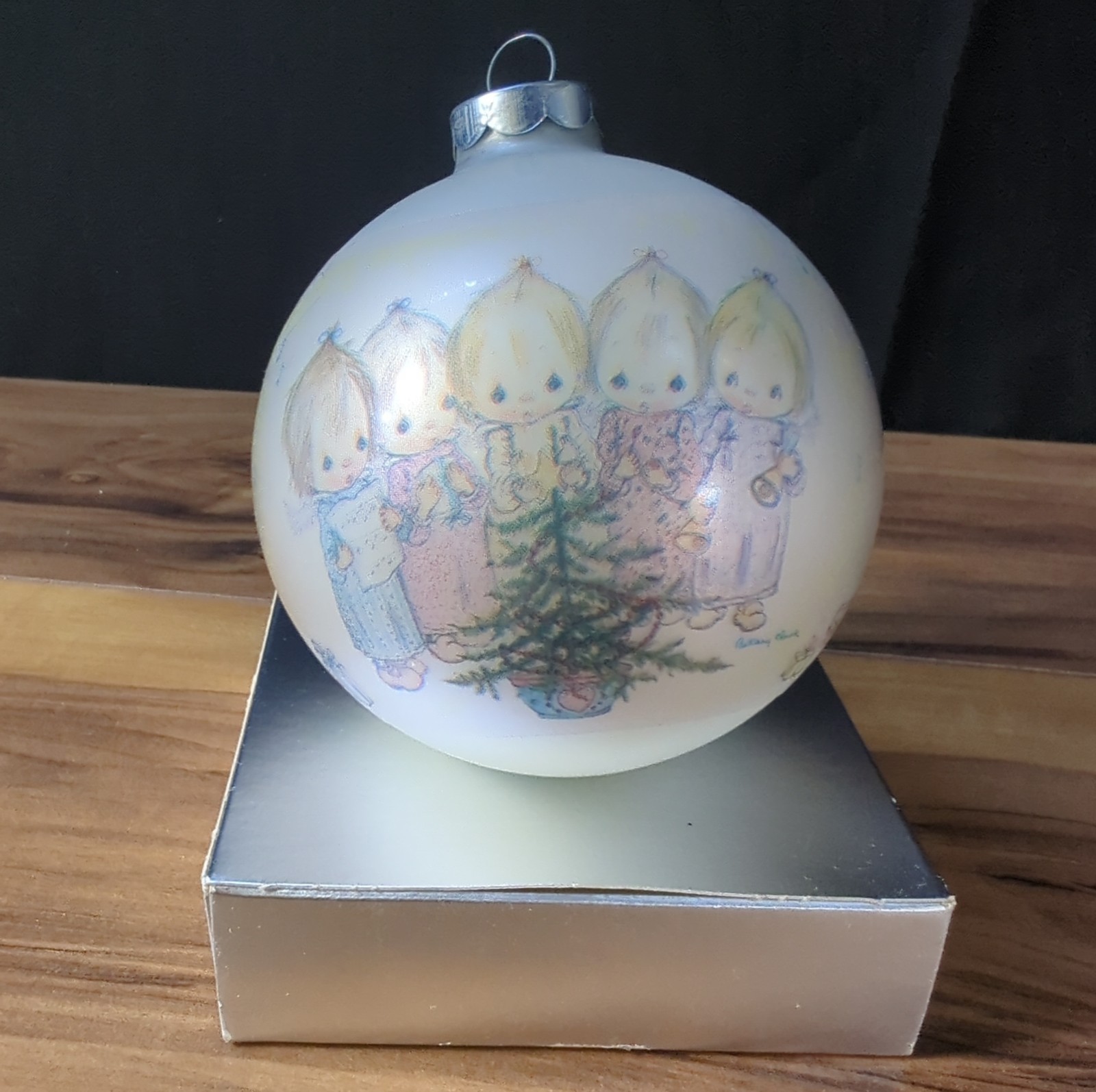 Vintage 1973 Betsey Clark Hallmark Christmas Ornament Glass 5 Carollers Tree Vintage 1973 Betsey Clark Hallmark Christmas Ornament Glass 5 Carollers Tree