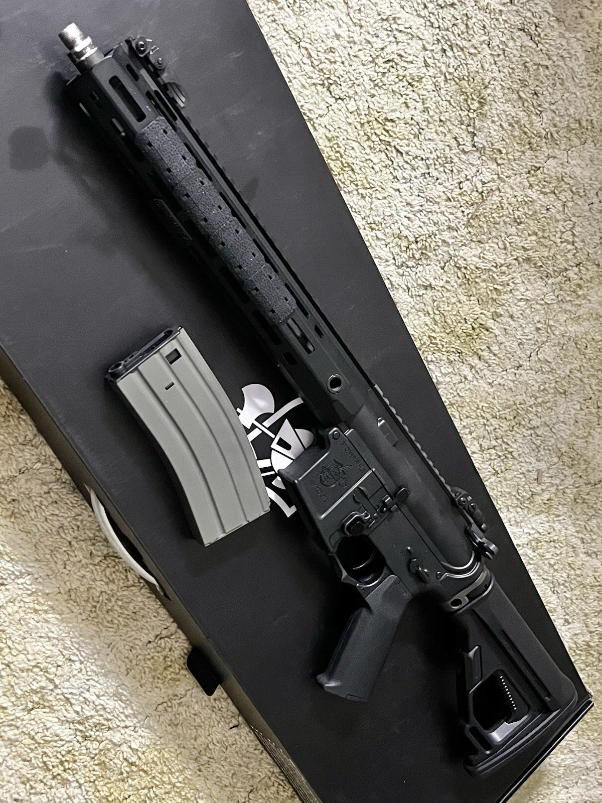 EMG Knight\'s Armament SR-16E Mod2 Airsoft Electric Gun