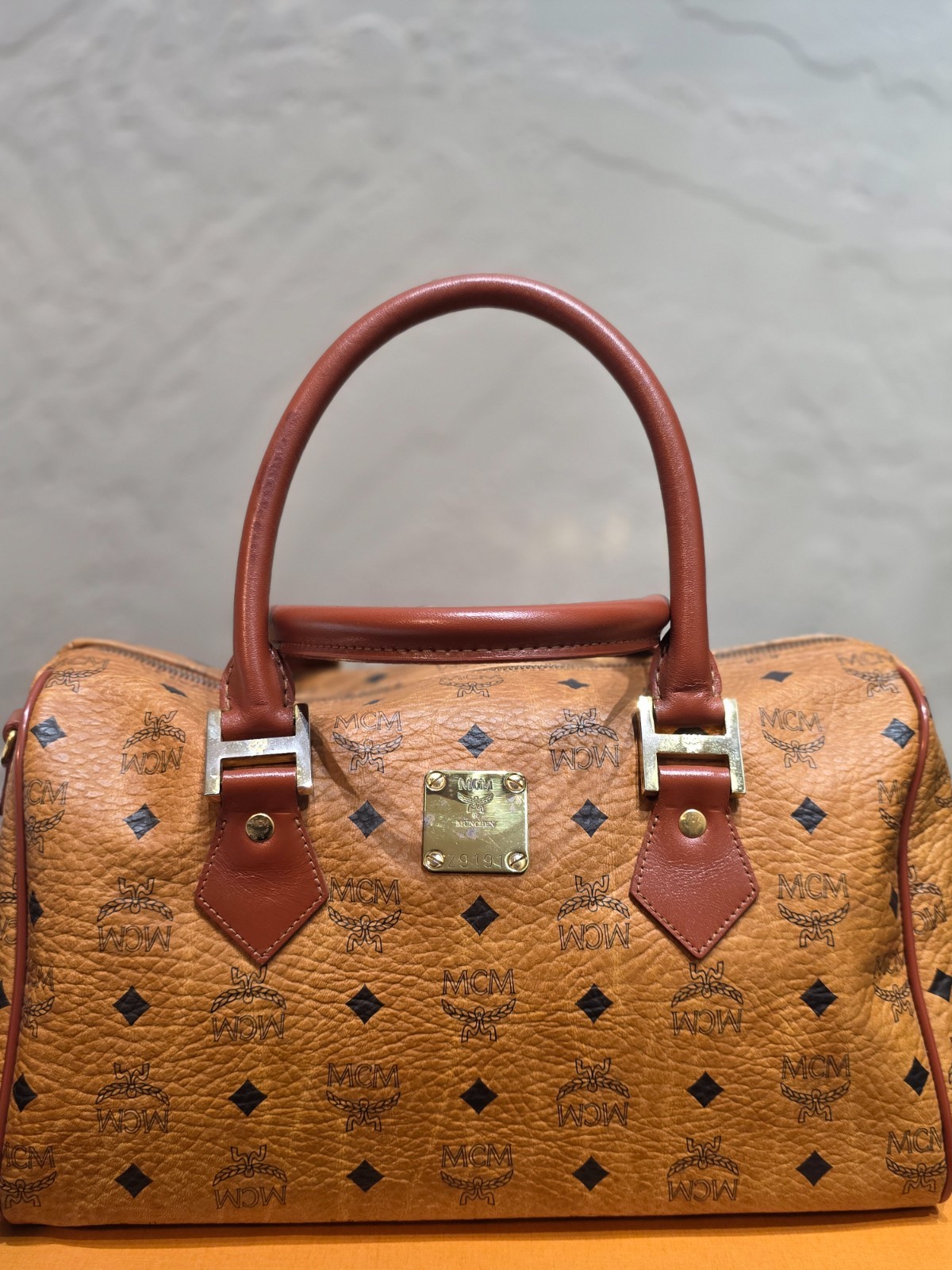 Vintage MCM Visetos Boston Bag Cognac Leather München 451810 Authentic Vintage MCM Visetos Boston Bag Cognac Leather München 451810 Authentic