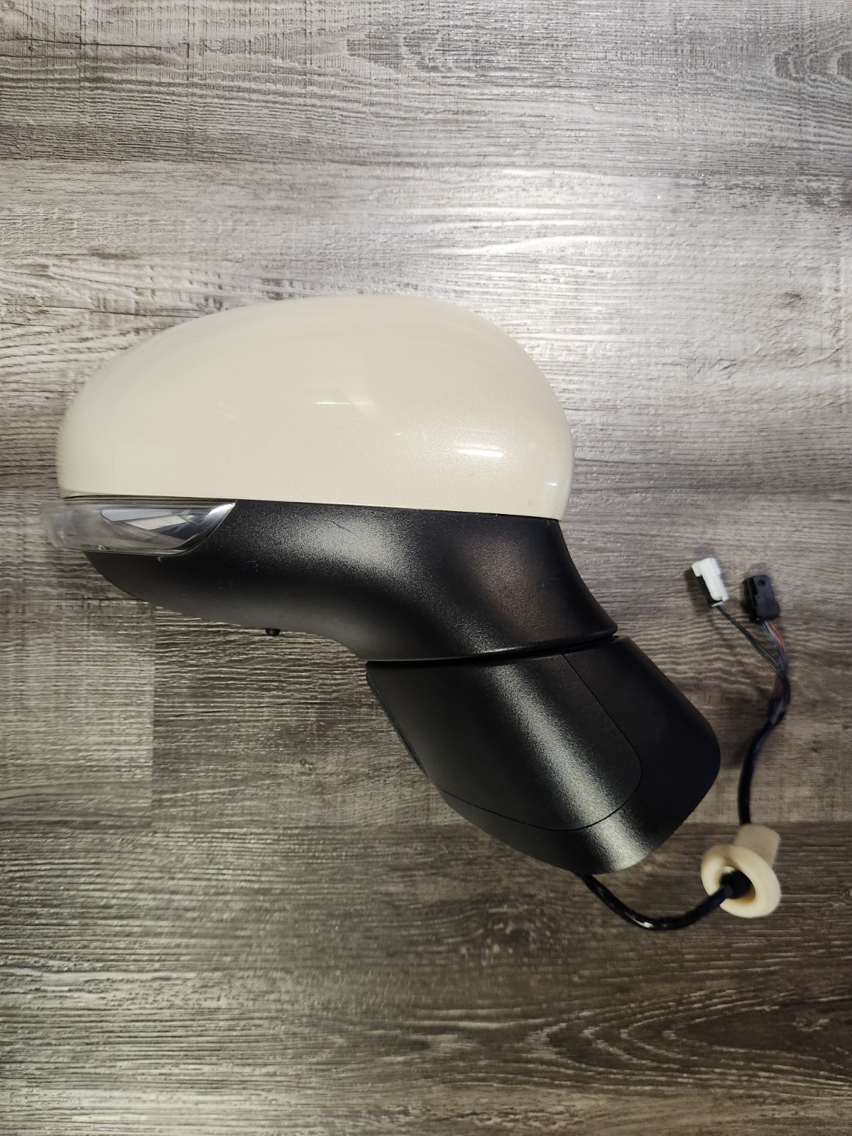 2016-2022 Fiat 500X Door Mirror Right Passenger Side 735603604 OEM Ivory color