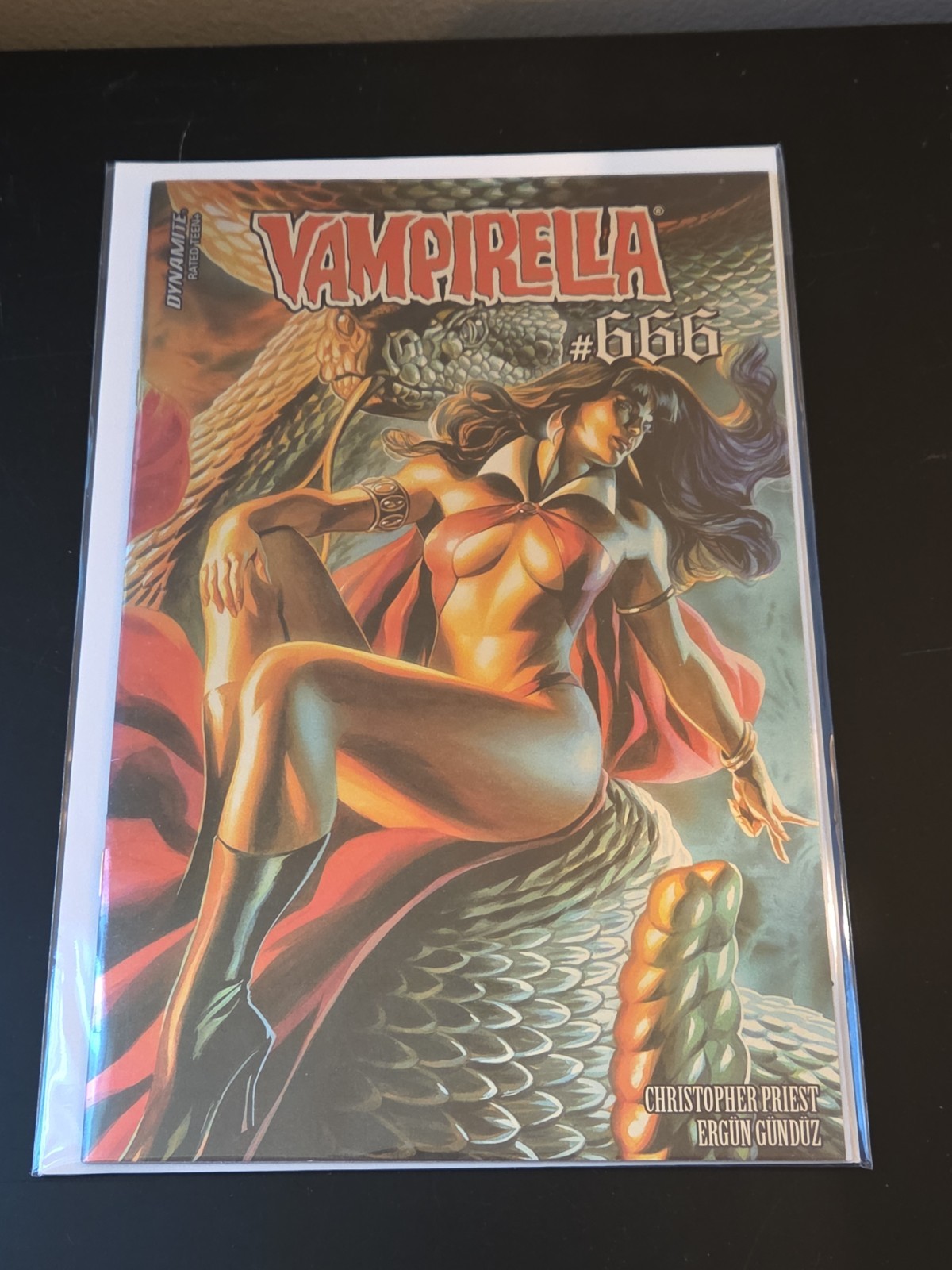 Vampirella 666 (2024) Massafera Foil Variant VF-NM Vampirella 666 (2024) Massafera Foil Variant VF-NM