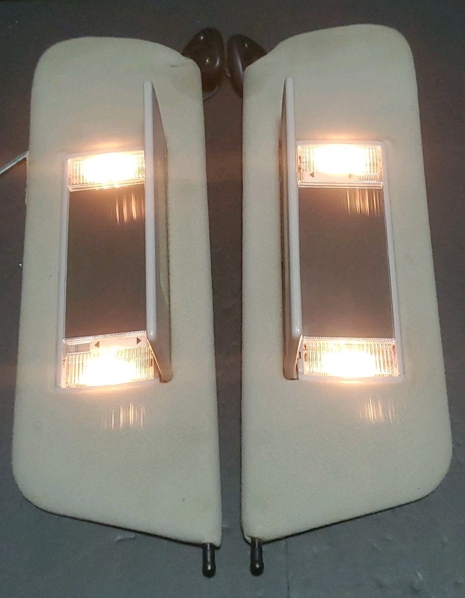 1997-2001 Jeep Cherokee XJ Sun Visor Sunvisor Set 2 Wires W/Clips OEM Light Gray