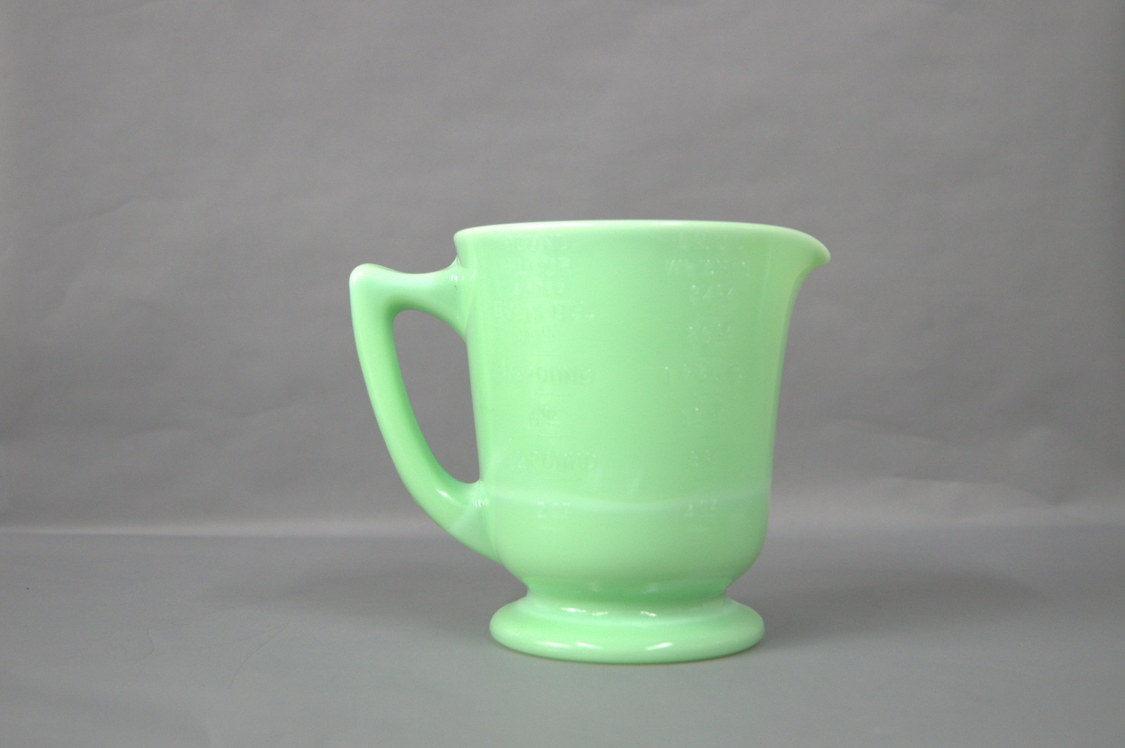 Vintage Jadeite 4-cup Measuring Cup, Pre-Owned Vintage Jadeite 4-cup Measuring Cup, Pre-Owned