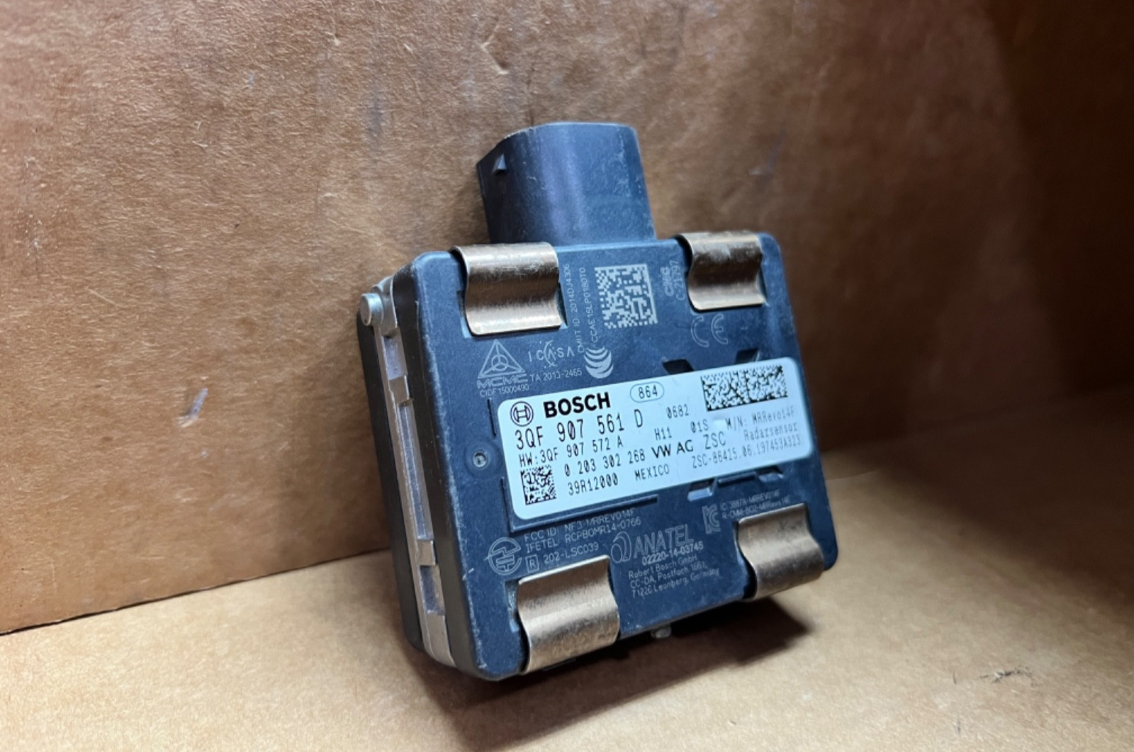 OEM 2018-2021 VOLKSWAGEN FRONT CRUISE CONTROL DISTANCE RADAR SENSOR 3QF907561D OEM 2018-2021 VOLKSWAGEN FRONT CRUISE CONTROL DISTANCE RADAR SENSOR 3QF907561D