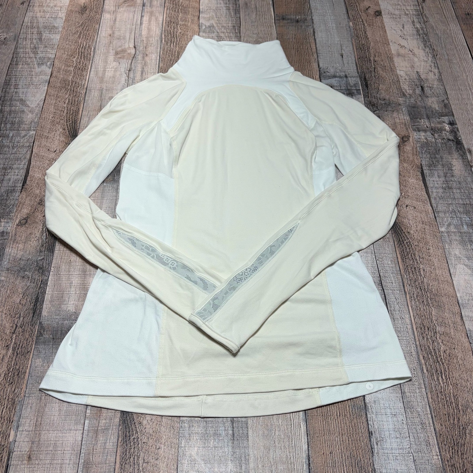 Lululemon Mock Neck Long Sleeve Women 6 Cream White Colorblock Thumbholes Active