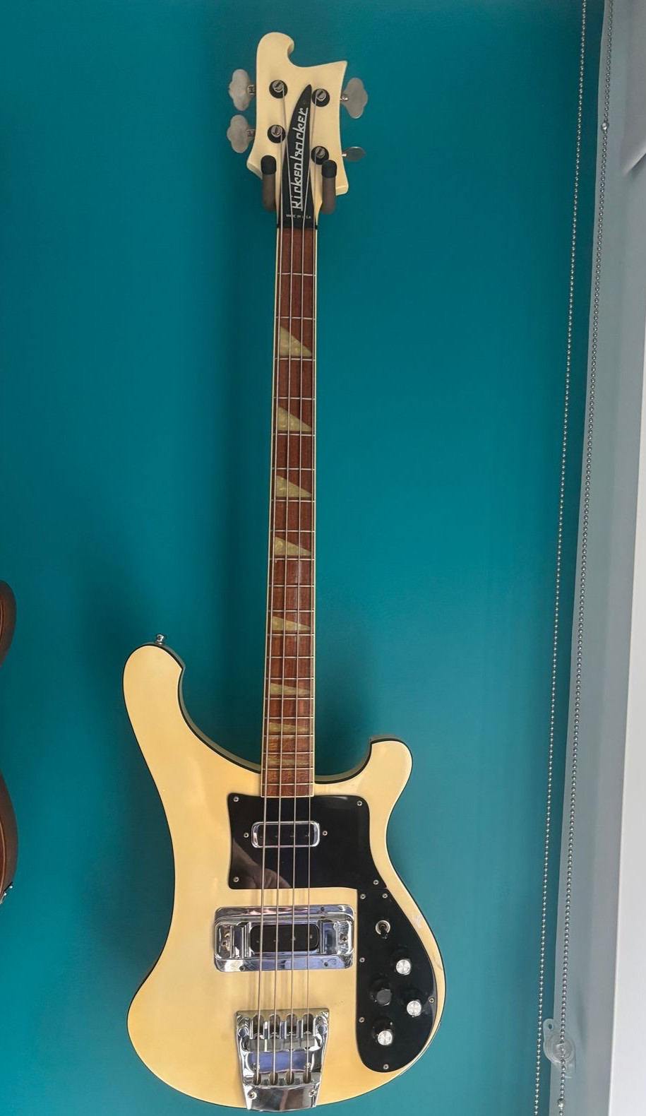 Vintage 1982 Rickenbacker 4003 Bass White - FANTASTIC w/ Hard Shell Case