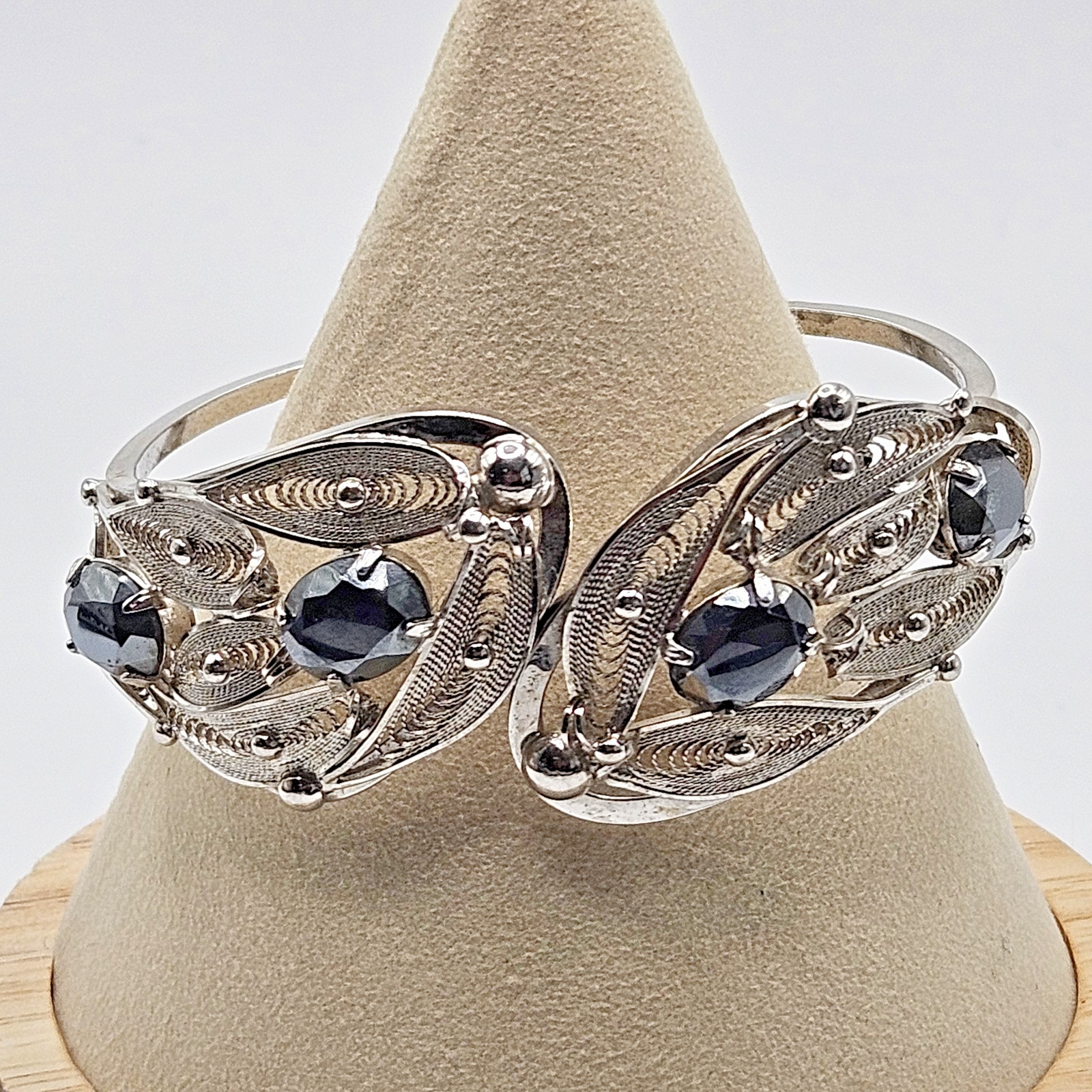 Sorrento Sterling Silver Bracelet Cuff Hinge Filagree Gray Stones Vintage Sorrento Sterling Silver Bracelet Cuff Hinge Filagree Gray Stones Vintage