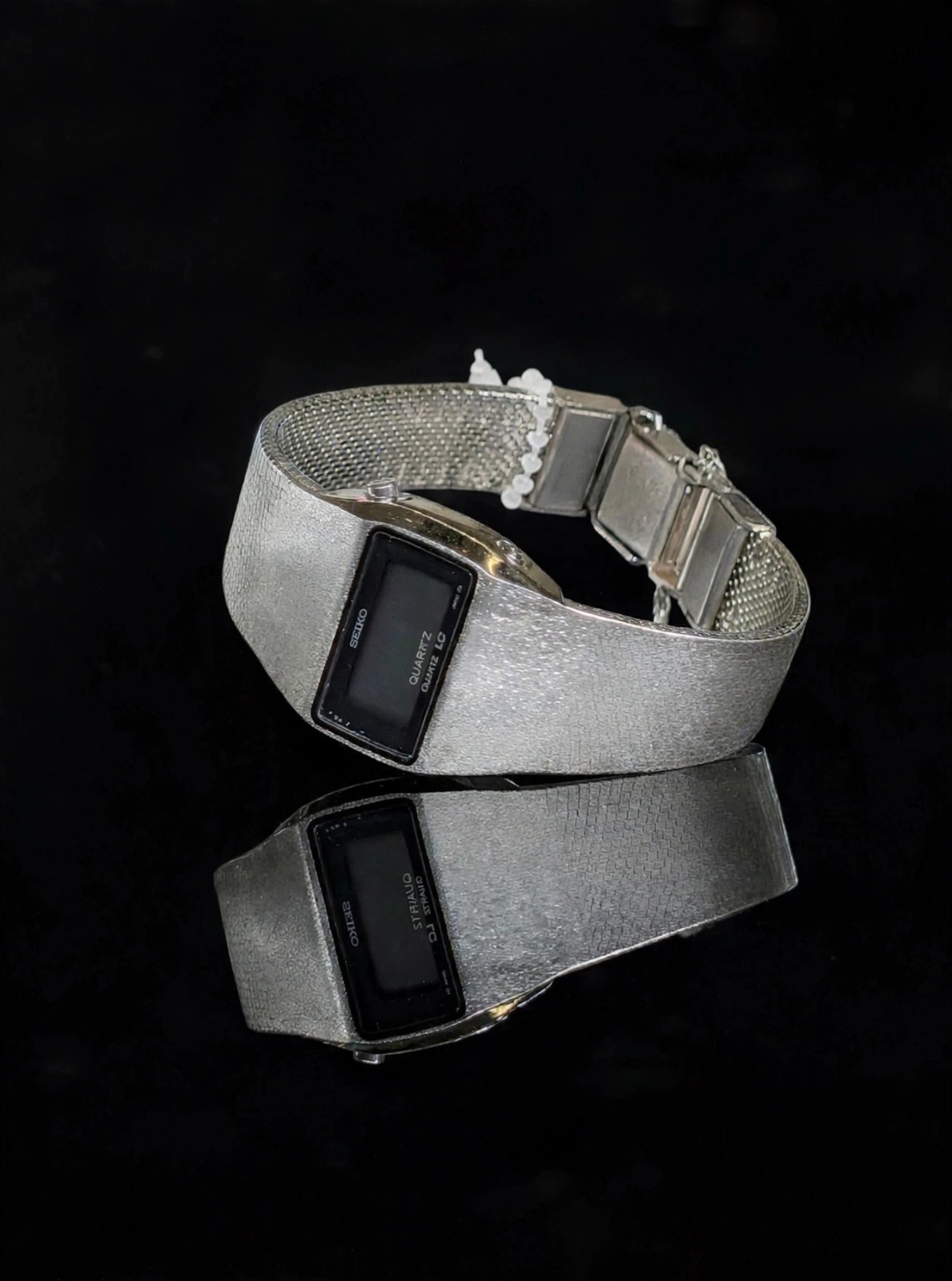 Seiko Quartz LC Digital Watch - Silver Tone Seiko Quartz LC Digital Watch - Silver Tone