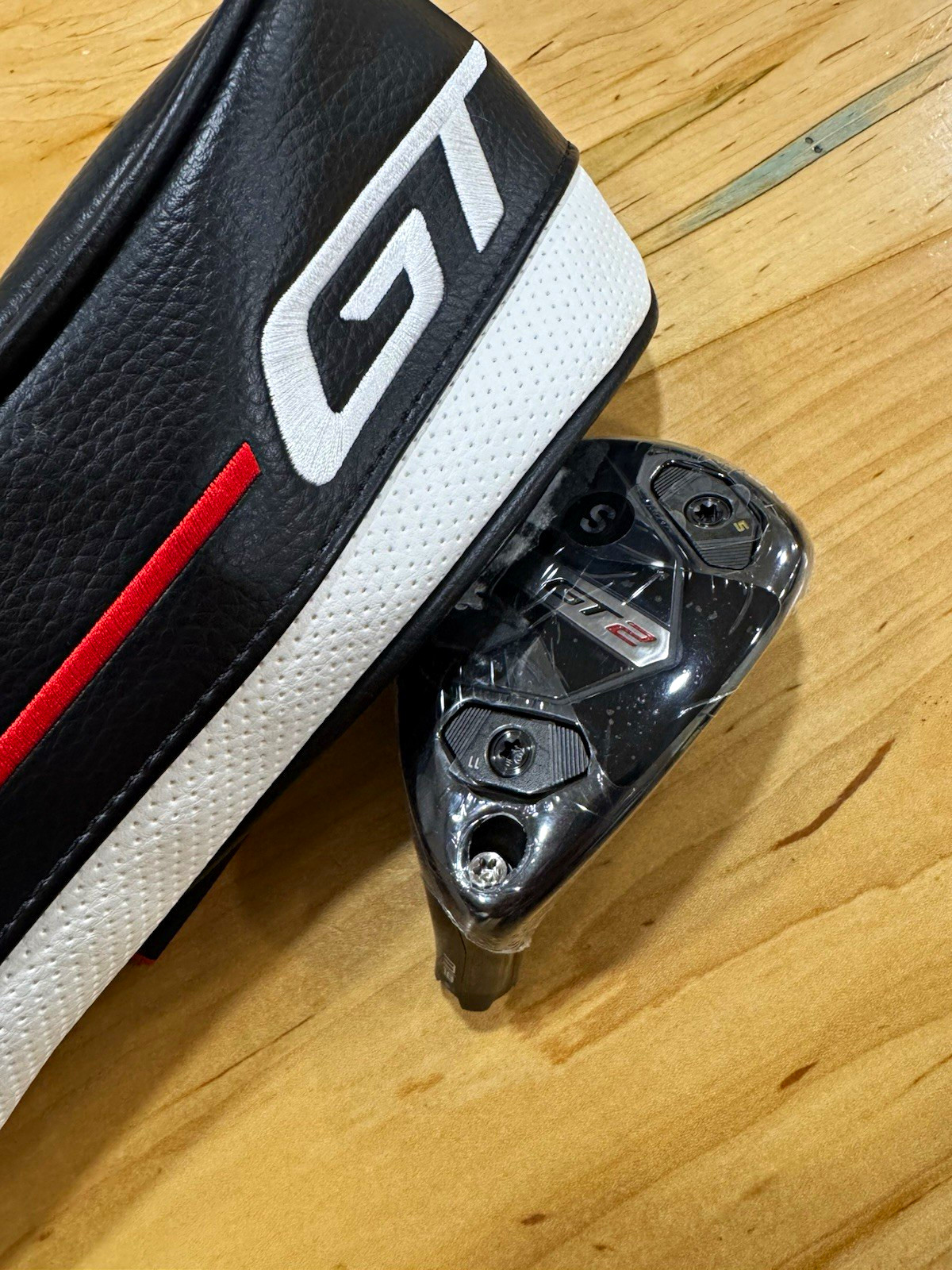 NEW Titleist GT2 3 Hybrid 18° RH HEAD ONLY In Wrapper W/ HC NEW Titleist GT2 3 Hybrid 18° RH HEAD ONLY In Wrapper W/ HC