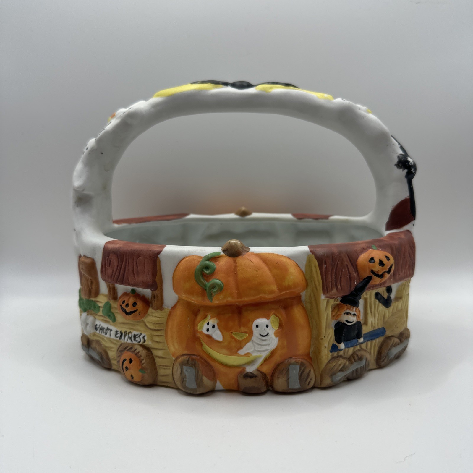 ABC Distribution Halloween Ceramic Basket #2 Vintage RARE 1994 Nostalgia ABC Distribution Halloween Ceramic Basket #2 Vintage RARE 1994 Nostalgia
