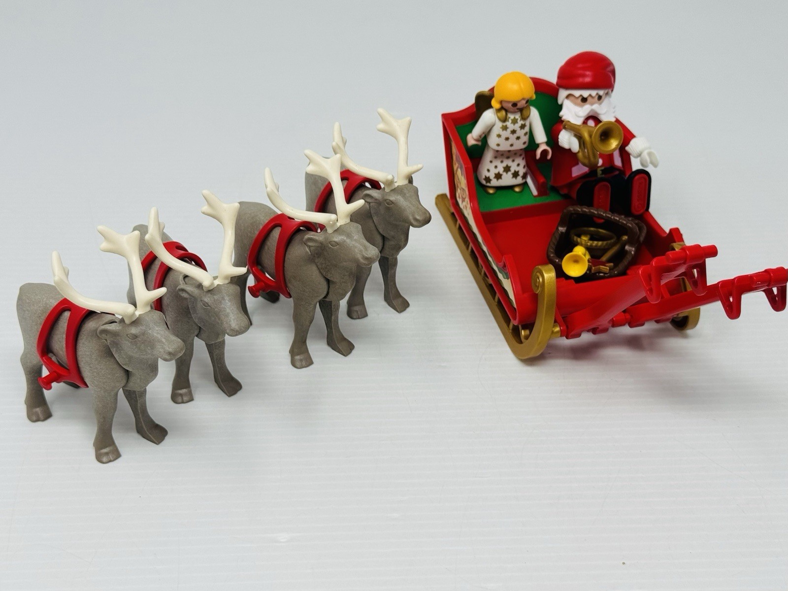 Playmobil 3604 Santas Magical Sleigh Christmas 4 Reindeer Angel And Accessories Playmobil 3604 Santas Magical Sleigh Christmas 4 Reindeer Angel And Accessories