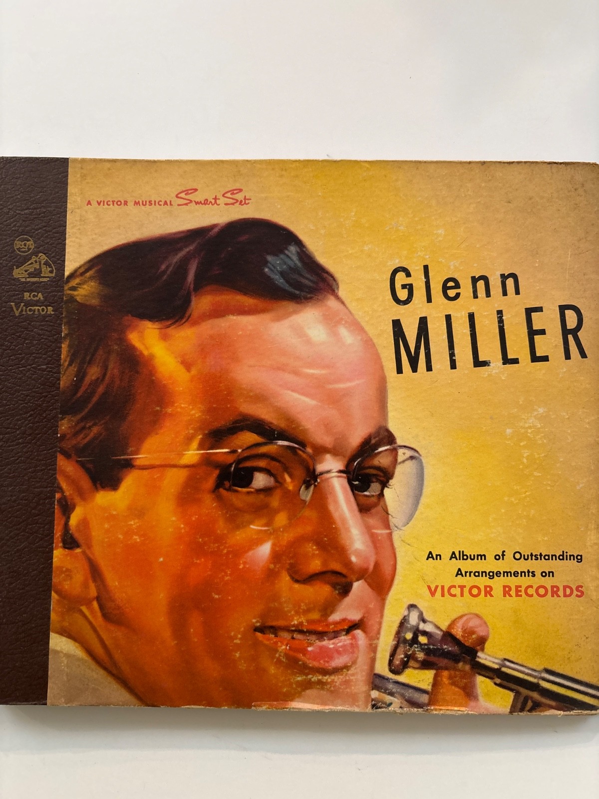 Glenn Miller an album of outstanding arrangements on Victor Records 20-1565-A