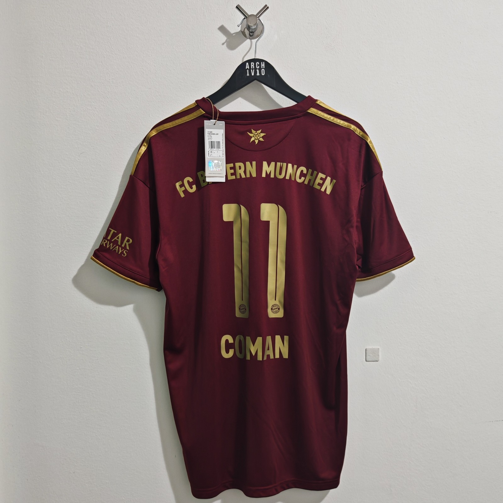 Bayern Munich BNWT 2022/23 Oktoberfest Jersey (Coman #11) - L