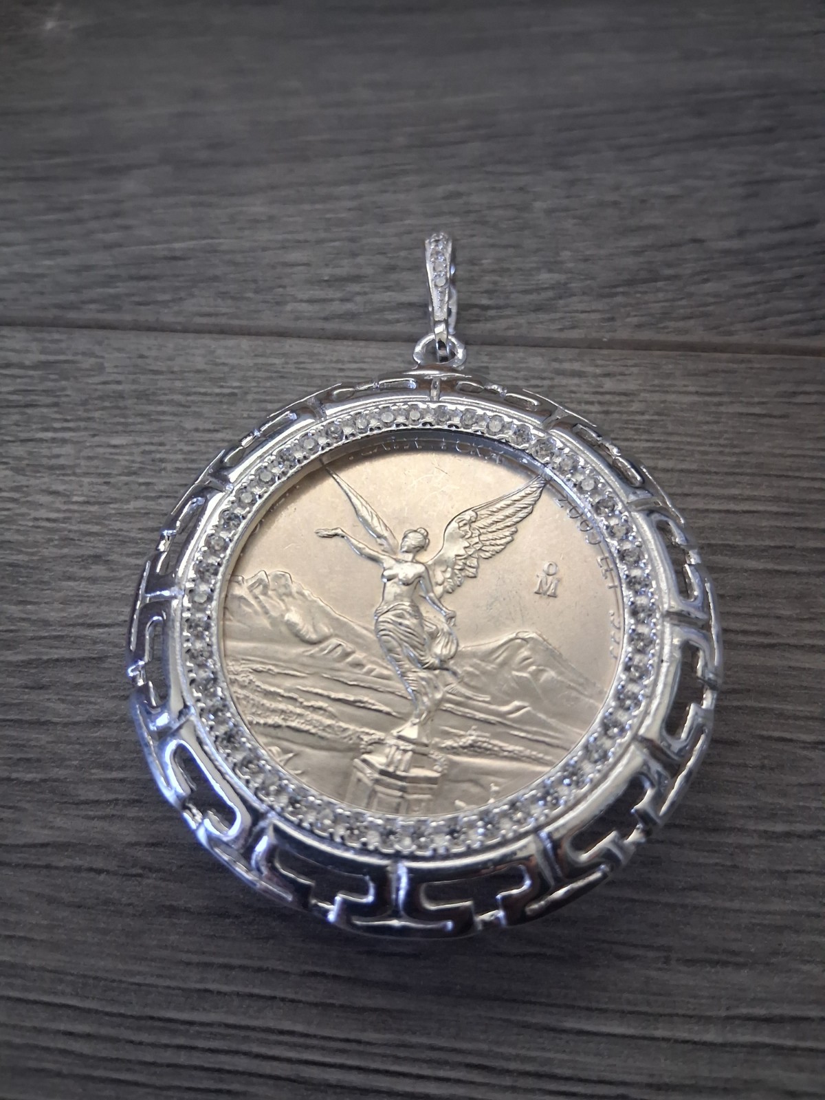 moneda centenario libertad de 1 OZ , moneda y bizel plata 925 plata real MM. moneda centenario libertad de 1 OZ , moneda y bizel plata 925 plata real MM.
