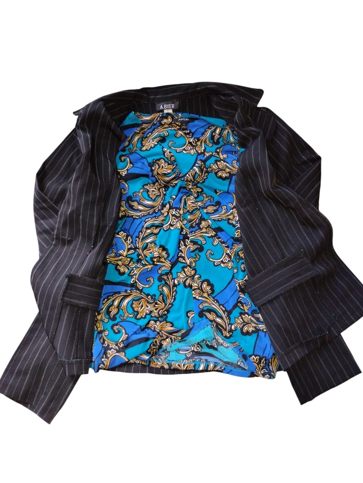 Apartment 9 Long Sleeve Knit Blouse And A Buyer Pinstripe Suit Jacket New... Apartment 9 Long Sleeve Knit Blouse And A Buyer Pinstripe Suit Jacket New...