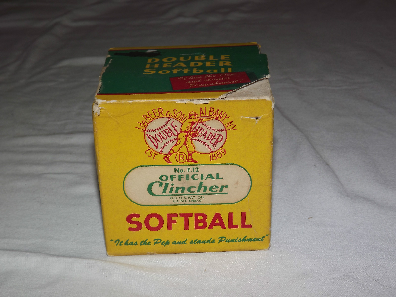 VINTAGE 1940-50S J deBEER & SON ALBANY NY NO.F.12 OFFICIAL SOFTBALL UNOPENED BOX VINTAGE 1940-50S J deBEER & SON ALBANY NY NO.F.12 OFFICIAL SOFTBALL UNOPENED BOX