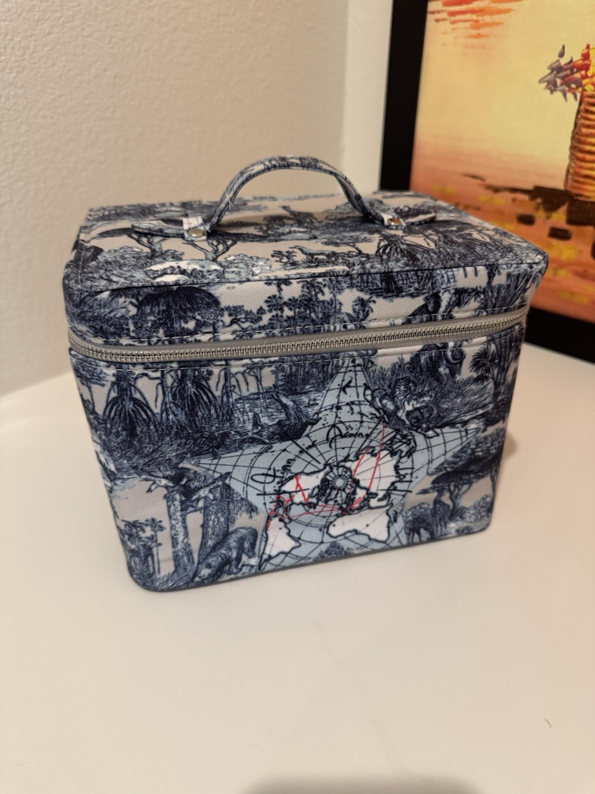 Dior Beaute Around The World Motif Vanity Case With Mirror - Gift With Purchase Dior Beaute Around The World Motif Vanity Case With Mirror - Gift With Purchase