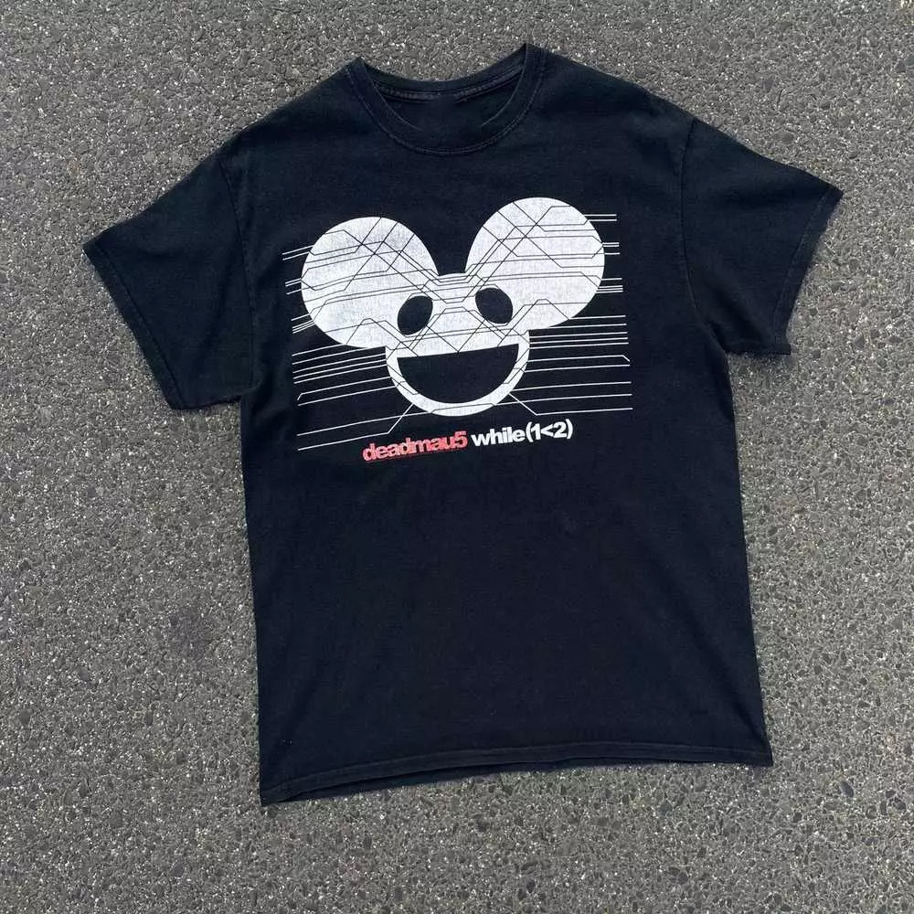 DEADMAU5 While 1 Smaller Than 2 Album Short Sleeve T Shirt Full Size S-5XL DEADMAU5 While 1 Smaller Than 2 Album Short Sleeve T Shirt Full Size S-5XL
