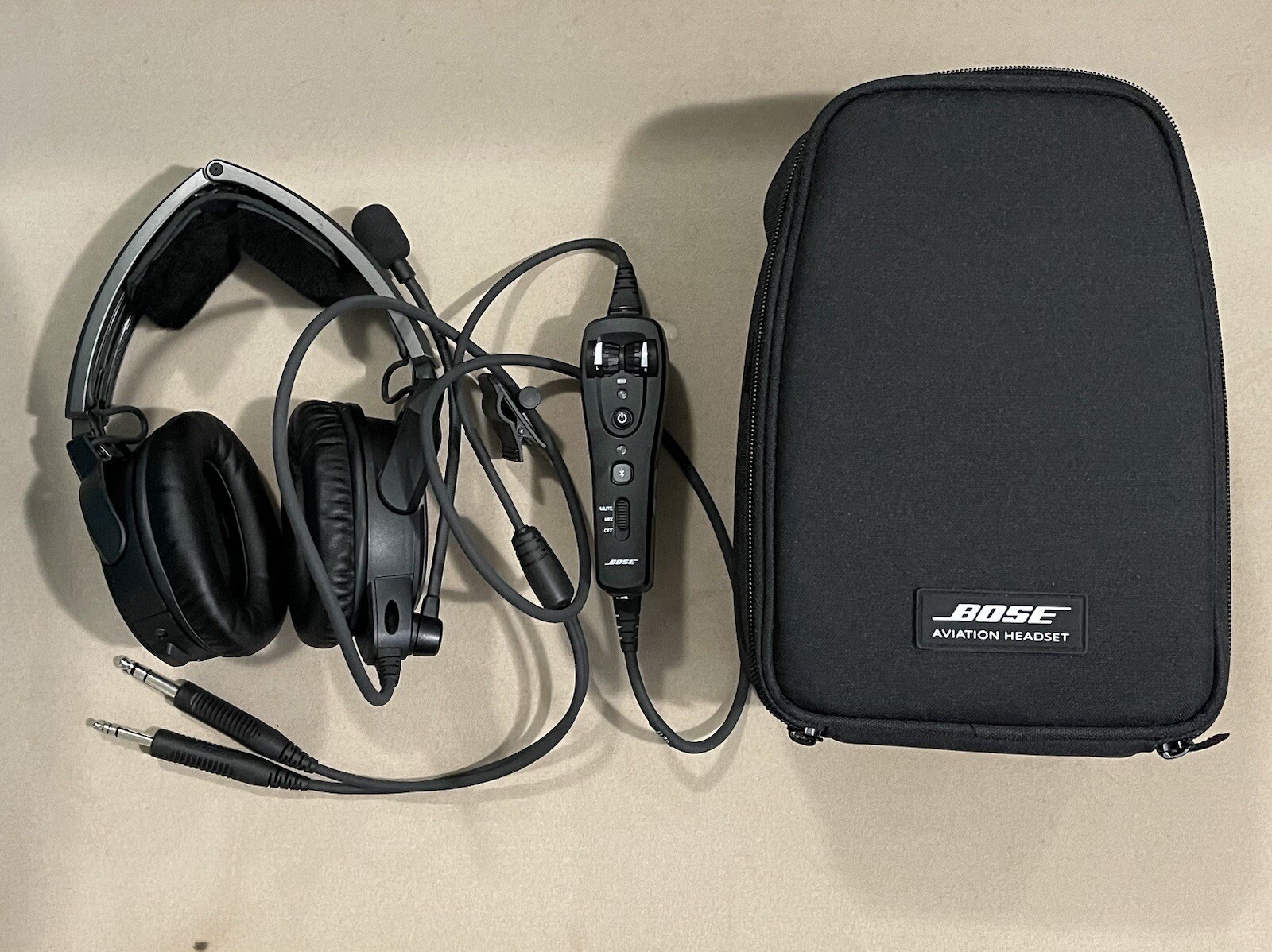 Bose A20 Aviation Headset with Dual Cable and Bluetooth plus Case Bose A20 Aviation Headset with Dual Cable and Bluetooth plus Case