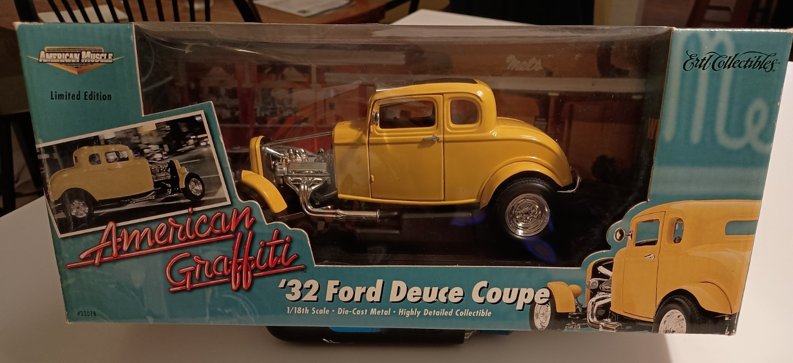 Ertl American Muscle American Graffiti \'32 Ford Duece Coupe 1/18 Scale 32078