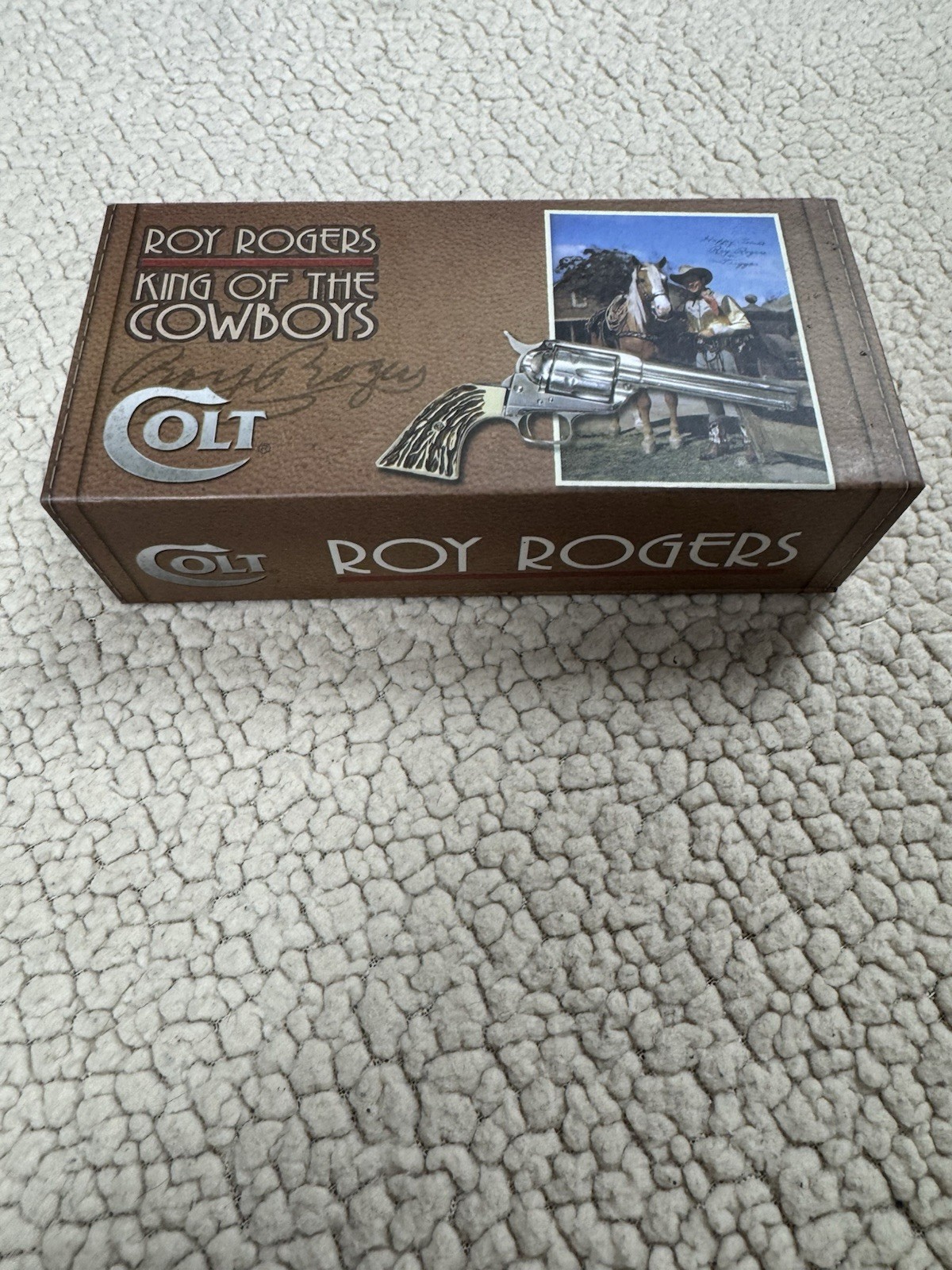 Stunning ROY ROGERS ™ Colt .45's ® Pocket Knife © 2013 - New In Box Stunning ROY ROGERS ™ Colt .45's ® Pocket Knife © 2013 - New In Box