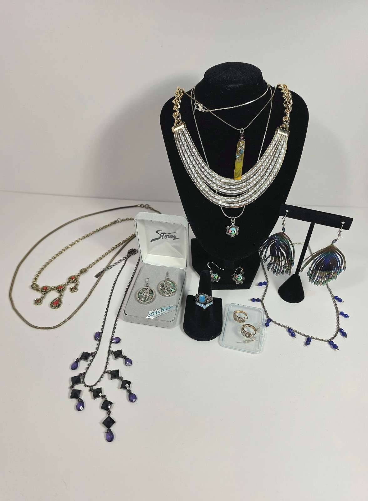 Large Jewelry Lot Some Vintage 1928 Brand Necklaces Rings Earrings Gold Tone Large Jewelry Lot Some Vintage 1928 Brand Necklaces Rings Earrings Gold Tone