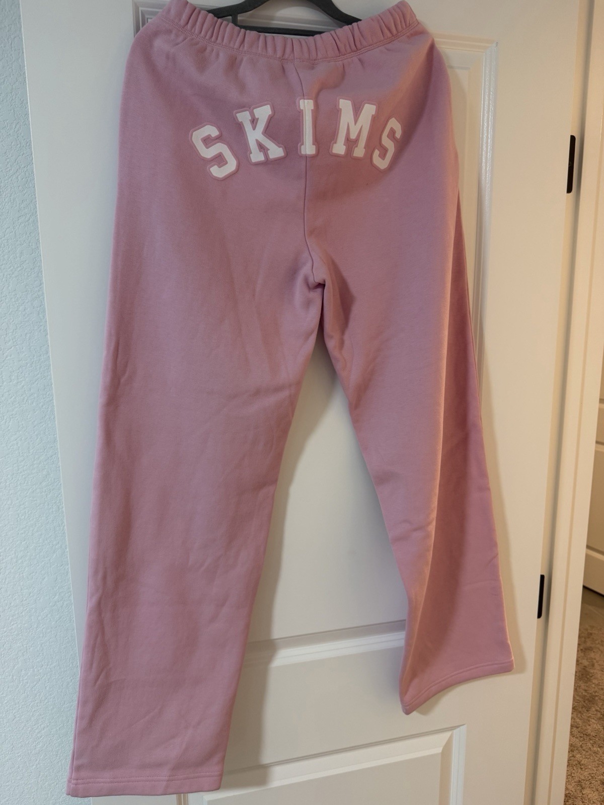 SKIMS Cotton Fleece Classic Logo Straight Leg Pant Size Extra small and M SKIMS Cotton Fleece Classic Logo Straight Leg Pant Size Extra small and M