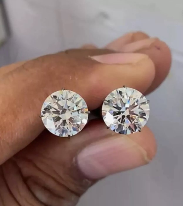 Pair of 2 Ct Lab Grown CVD Diamond D Color Round Cut VVS1 Clarity Certified