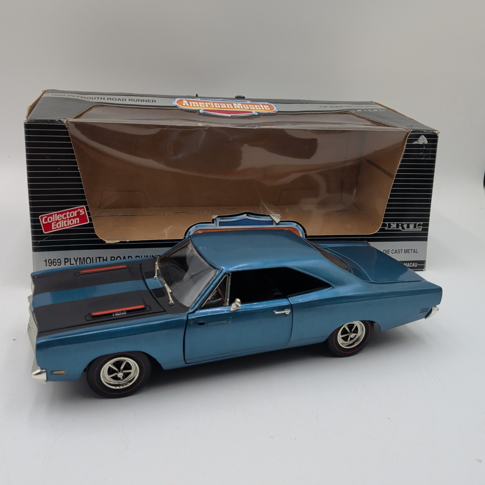 Ertl American Muscle 1969 Plymouth Road Runner Jamaica Blue 1:18 Scale Diecast Ertl American Muscle 1969 Plymouth Road Runner Jamaica Blue 1:18 Scale Diecast