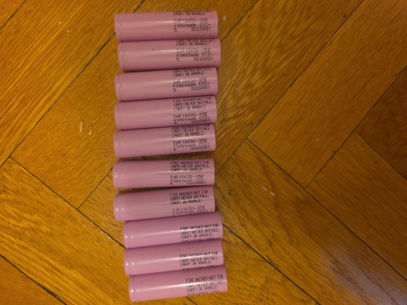 Lot of 10 SAMSUNG Rechargeable Batteries, FLAT TOP 3.7V 3400.mAh New Lot of 10 SAMSUNG Rechargeable Batteries, FLAT TOP 3.7V 3400.mAh New