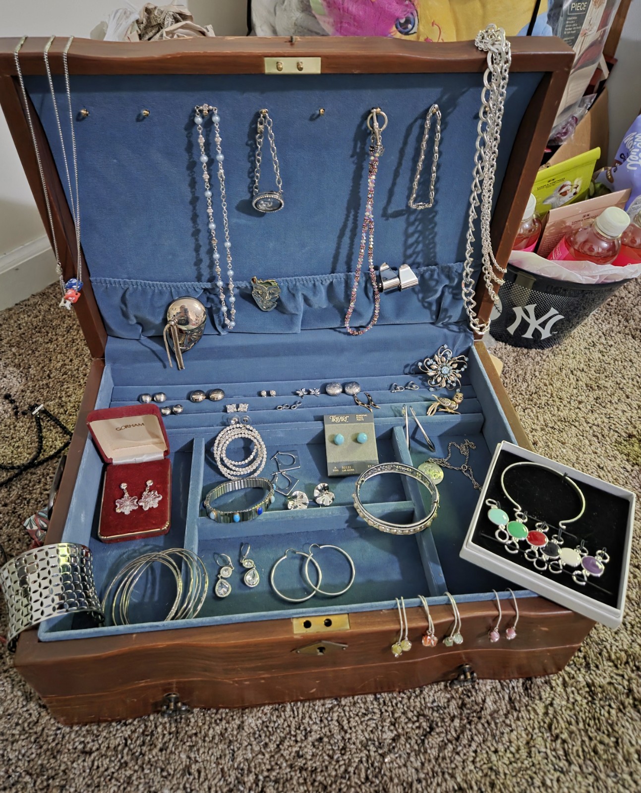 41pc Estate Jewelry Lot Signed Designer Camrose Kross JBK Suzanne Somers 41pc Estate Jewelry Lot Signed Designer Camrose Kross JBK Suzanne Somers