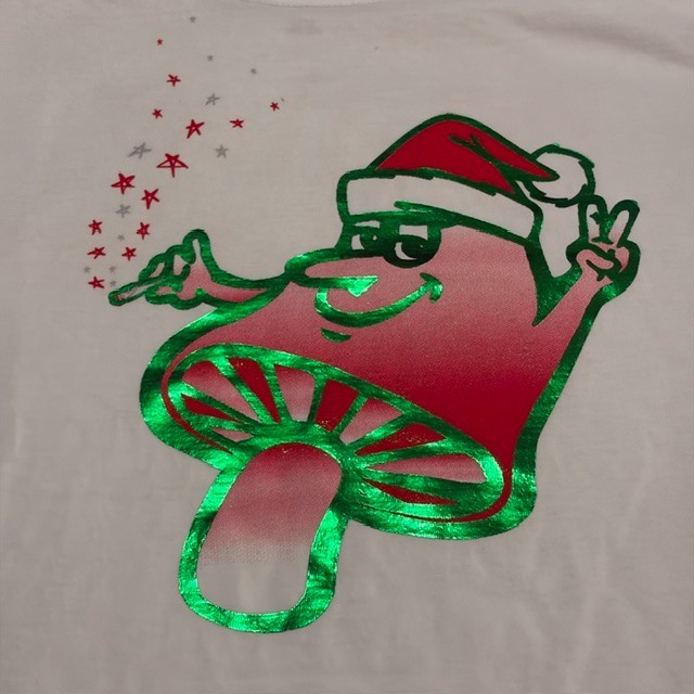 NWOT Mellow Mushroom House of Shroom Mellow Holidaze Crew LONG SLEEVE XL T-Shirt NWOT Mellow Mushroom House of Shroom Mellow Holidaze Crew LONG SLEEVE XL T-Shirt