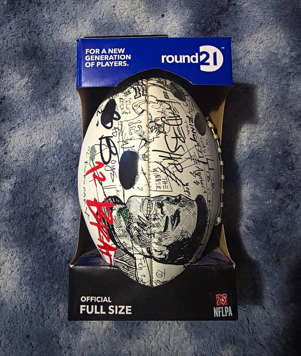 (Limited Run) Tom Brady Collector\'s Edition Art Football By round21 - NFLPA (Limited Run) Tom Brady Collector\'s Edition Art Football By round21 - NFLPA