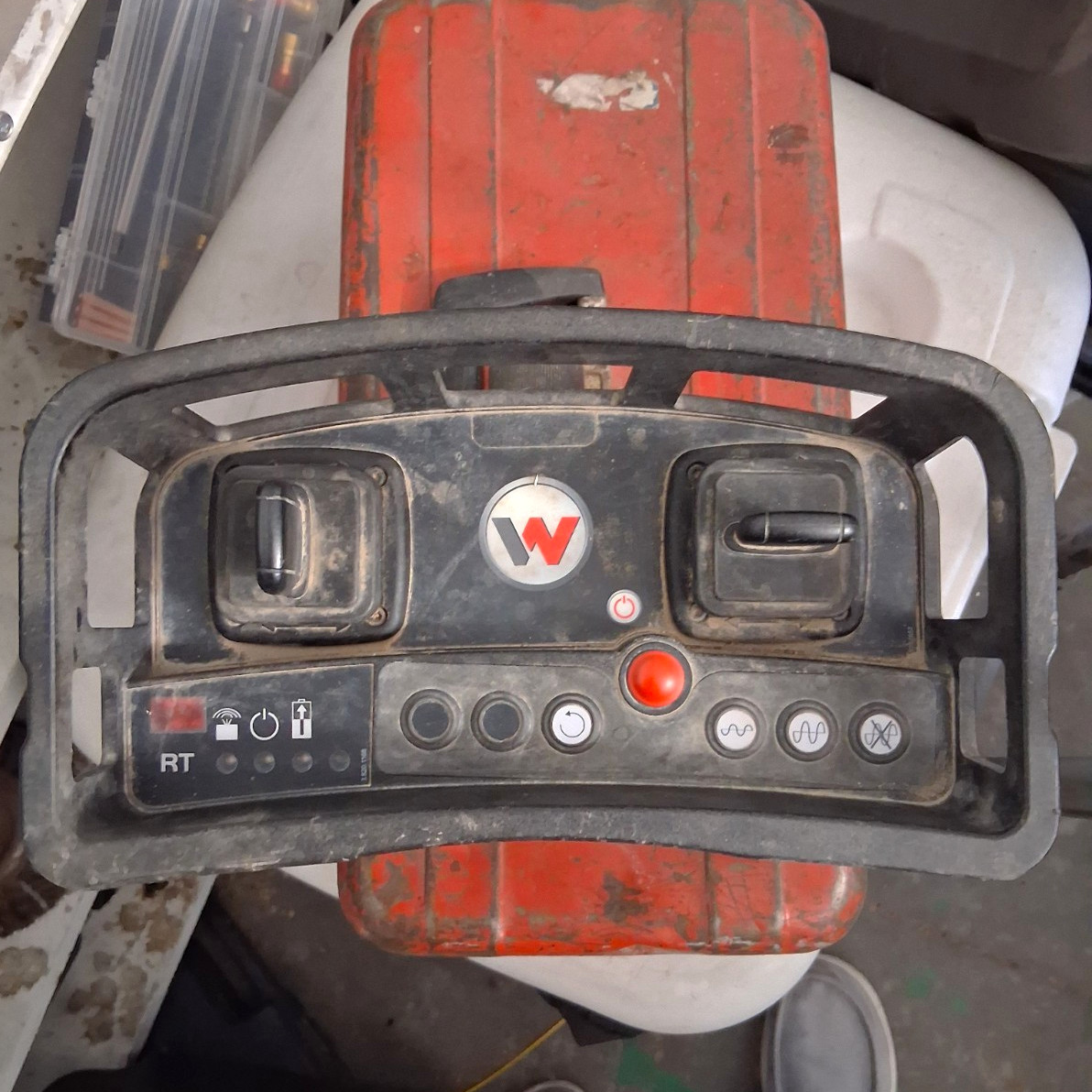 Wacker Neuson RT Trench Roller Remote Control Transmitter Console Dual Levers Wacker Neuson RT Trench Roller Remote Control Transmitter Console Dual Levers
