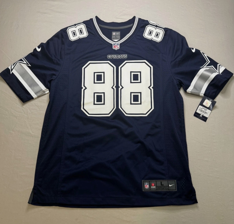 Dallas Cowboys CeeDee Lamb #88 Navy Blue Men’s Football Jersey Size S-3XL NWT Dallas Cowboys CeeDee Lamb #88 Navy Blue Men’s Football Jersey Size S-3XL NWT