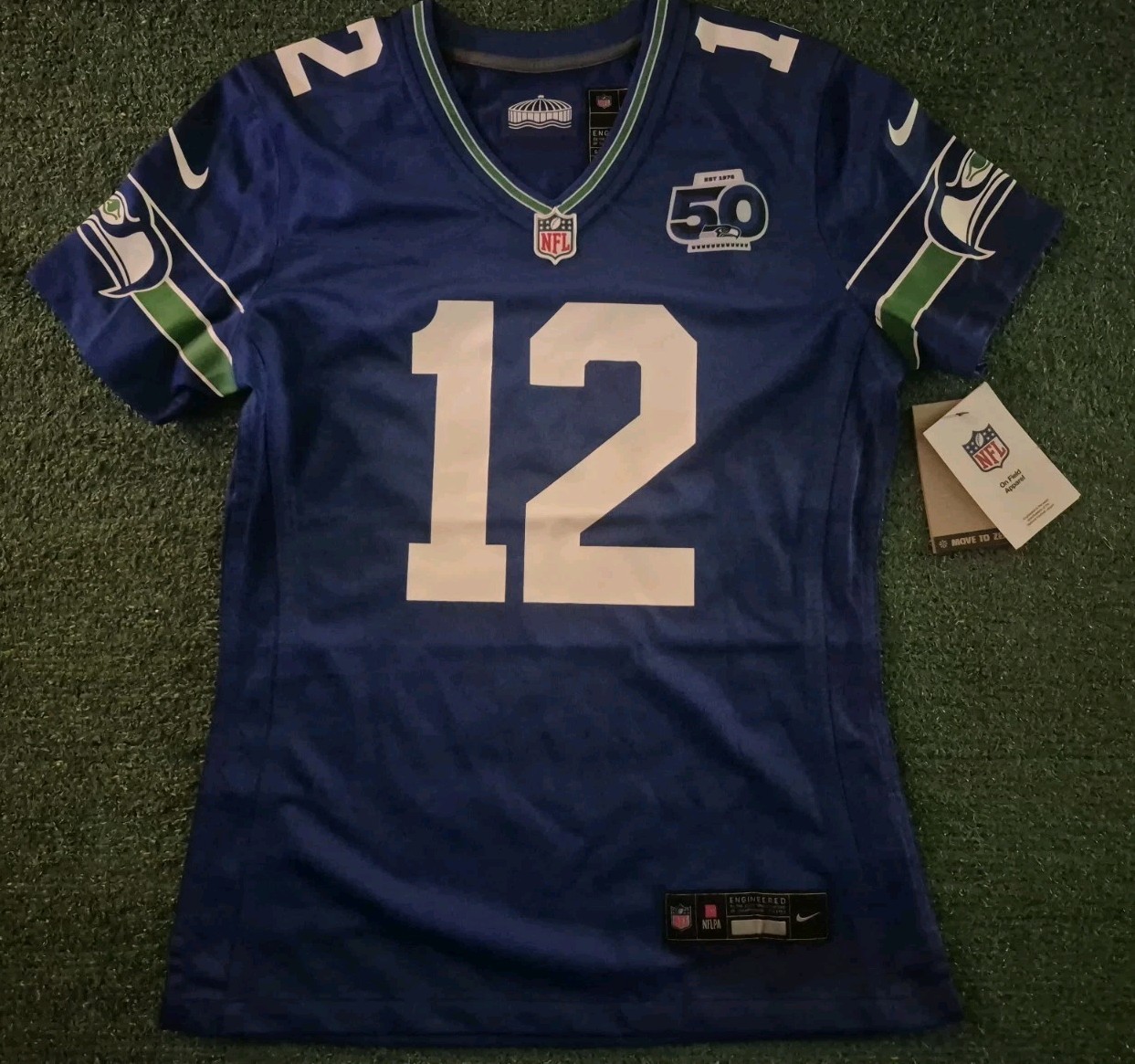 Women\'s Nike Seattle Seahawks 12th Fan Throwback 50th Season Jersey Small NWT Women\'s Nike Seattle Seahawks 12th Fan Throwback 50th Season Jersey Small NWT