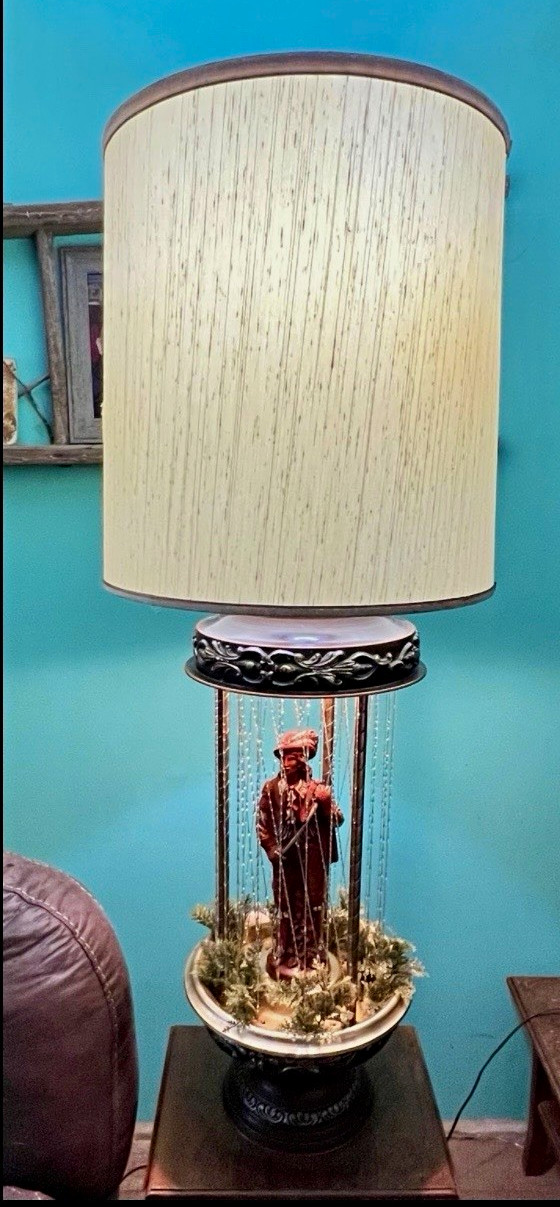 Rare, Vintage Tabletop Rain Lamp. Beautiful Don Juan. In Great Working Condition