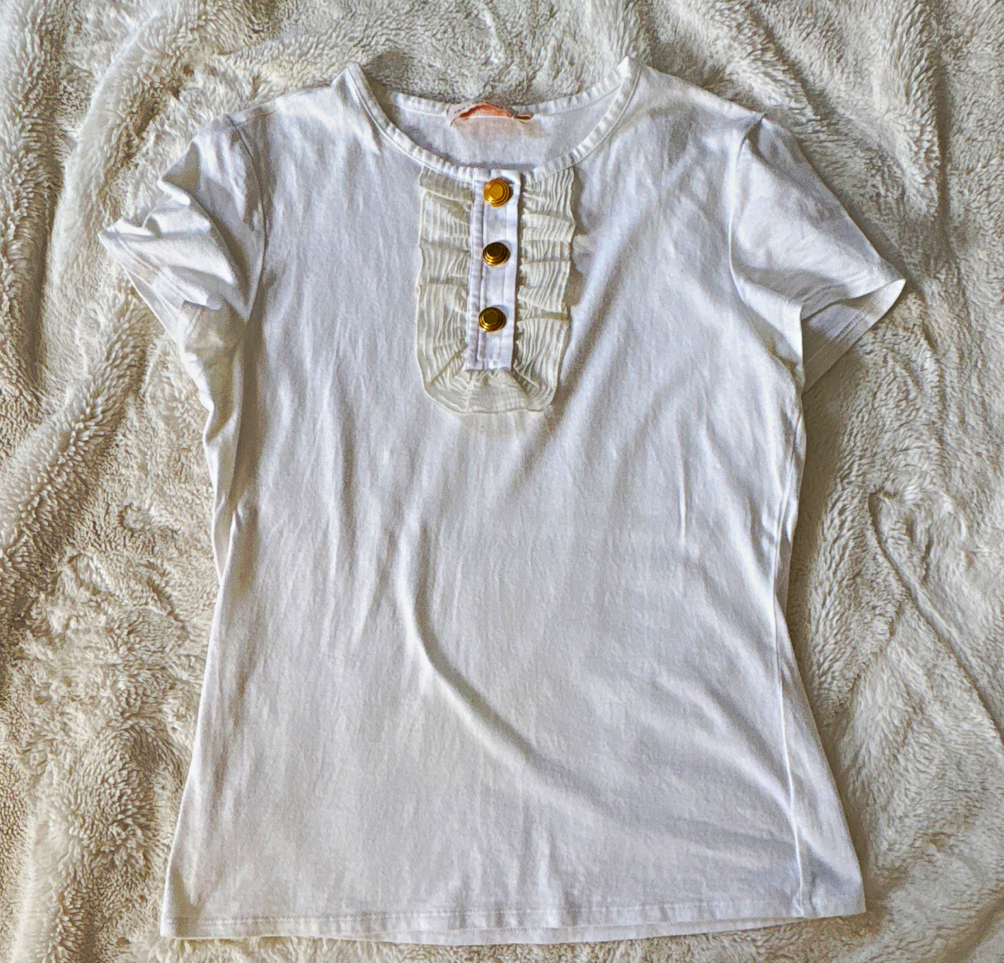 EUC Tory Burch Women’s White Cotton Knit T-Shirt S Ruffle Placket Button Front EUC Tory Burch Women’s White Cotton Knit T-Shirt S Ruffle Placket Button Front
