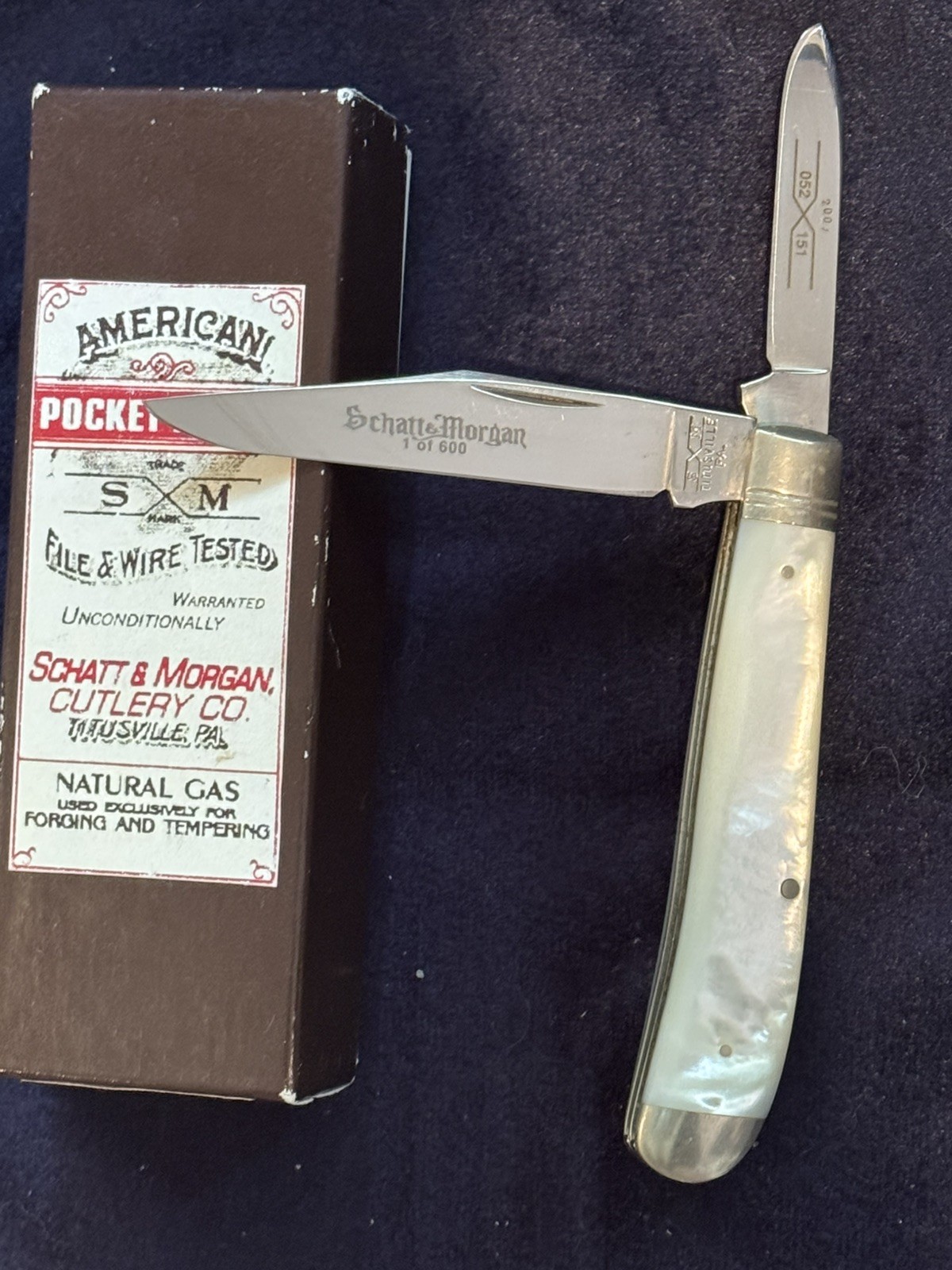 Beautiful Schatt & Morgan Genuine Mother Of Pearl Trapper MOP 1 of 600 by Queen Beautiful Schatt & Morgan Genuine Mother Of Pearl Trapper MOP 1 of 600 by Queen