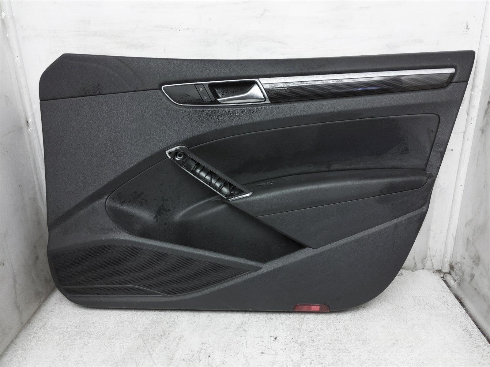 2012-2019 Volkswagen Passat Front Right Passenger Interior Door Panel Trim Black
