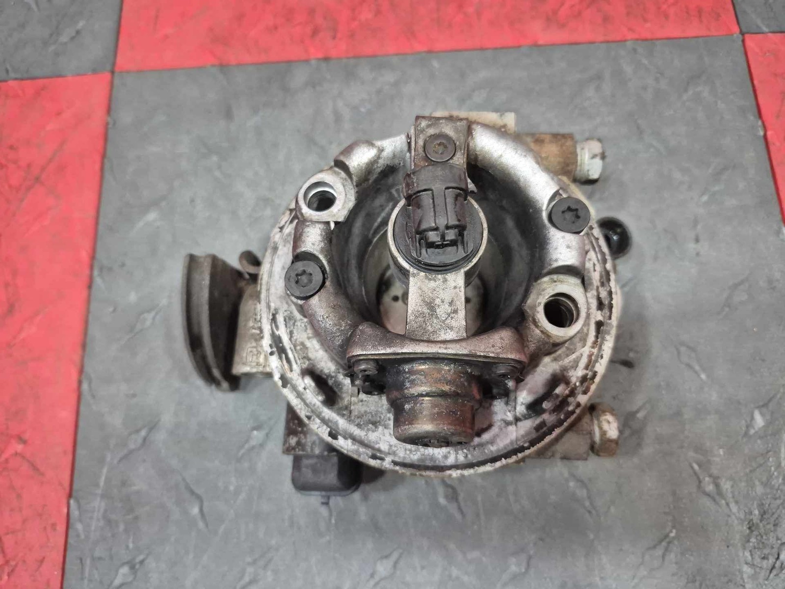 1989-1991 Pontiac Grand AM 2.5L Throttle Body Throttle Valve Assy 1989-1991 Pontiac Grand AM 2.5L Throttle Body Throttle Valve Assy