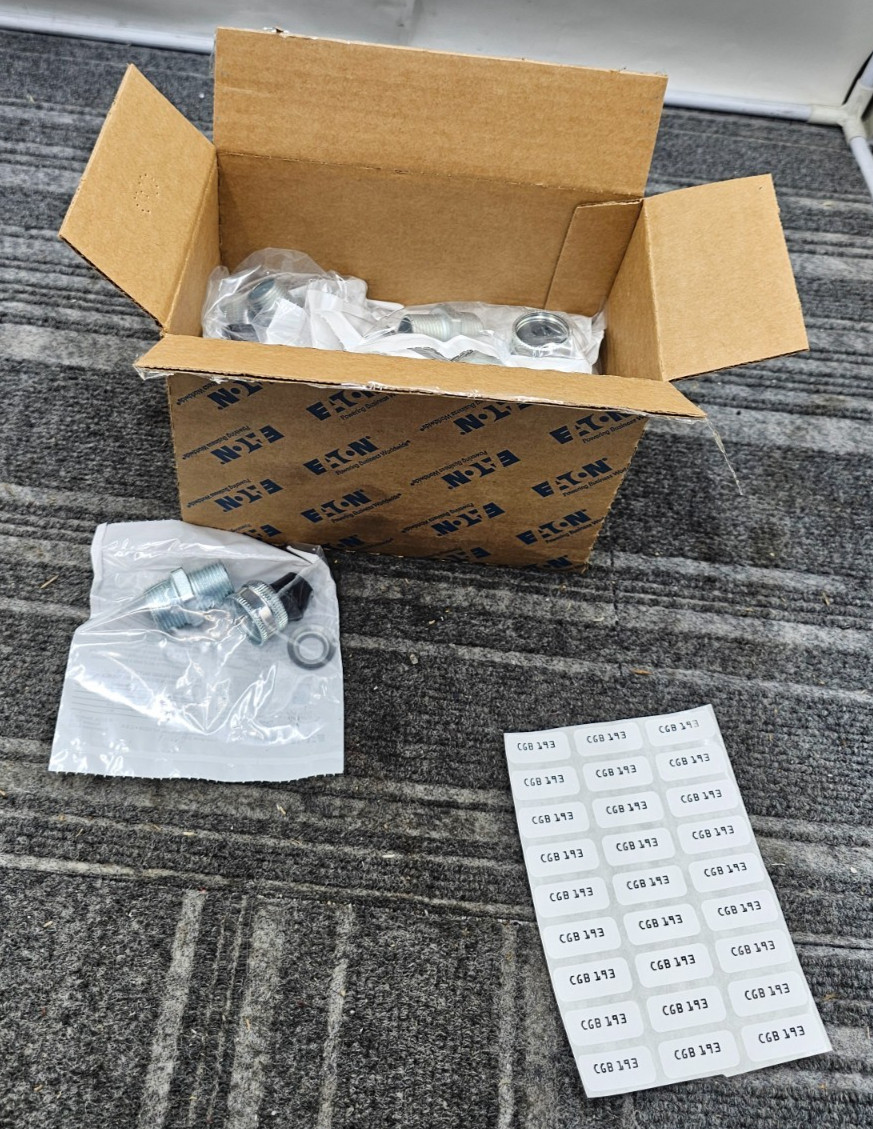 (QTY 25) EATON CGB 193 Crouse-Hinds Series Straight Body Cable Gland 1/2