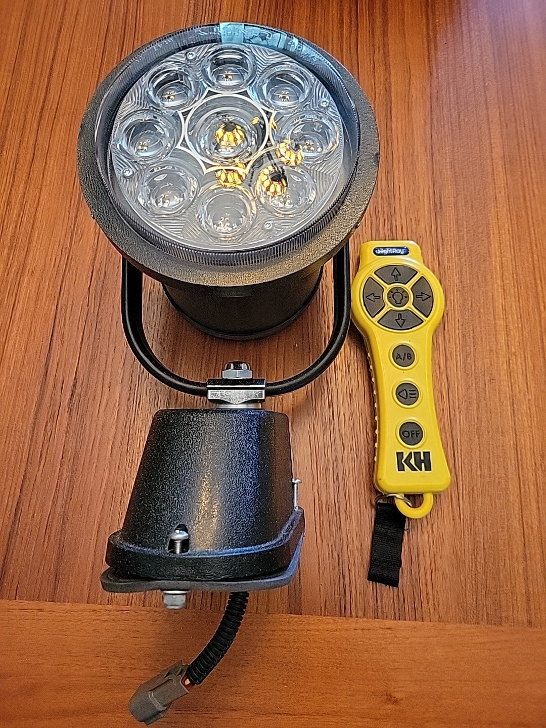 KH Industries NightRay Wireless LED Spotlight NR4SB-1L030 Altec KH Industries NightRay Wireless LED Spotlight NR4SB-1L030 Altec