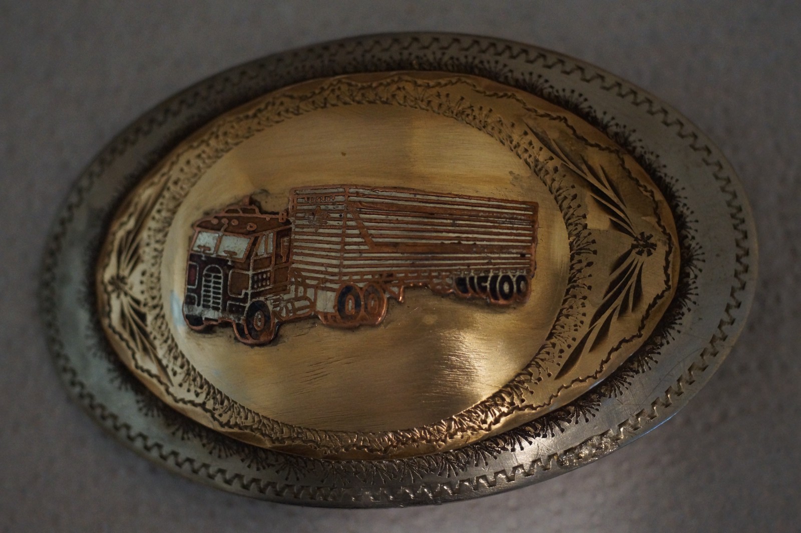 Vintage Wil Aren Belt Buckle W/ A Simi-Truck ( Very sharp looking ) Vintage Wil Aren Belt Buckle W/ A Simi-Truck ( Very sharp looking )