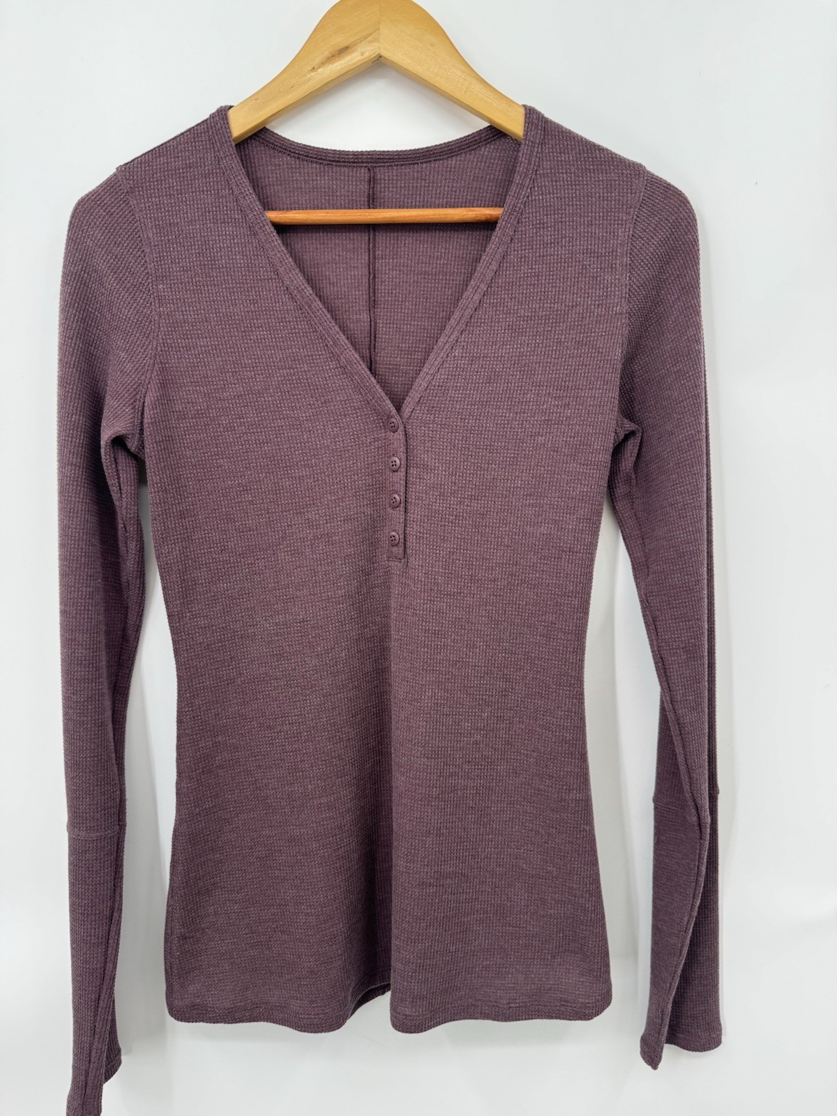Lululemon Women’s Close Call Henley Long Sleeve Heathered Artic Plum Sz 4 Lululemon Women’s Close Call Henley Long Sleeve Heathered Artic Plum Sz 4