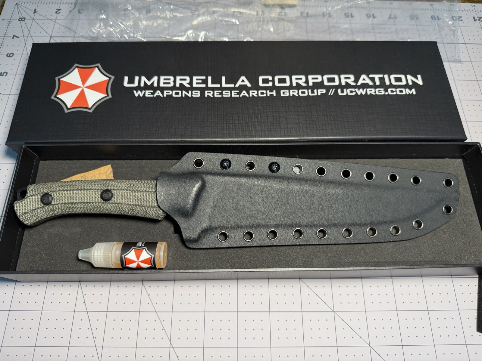 Umbrella Corporation Weapons Research Group Alpha Fighting Knife #20/100 Umbrella Corporation Weapons Research Group Alpha Fighting Knife #20/100